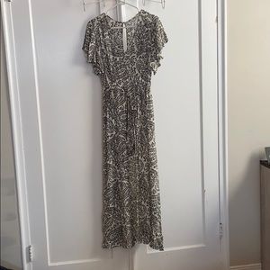 Fluttersleeve dress - open front with shorts